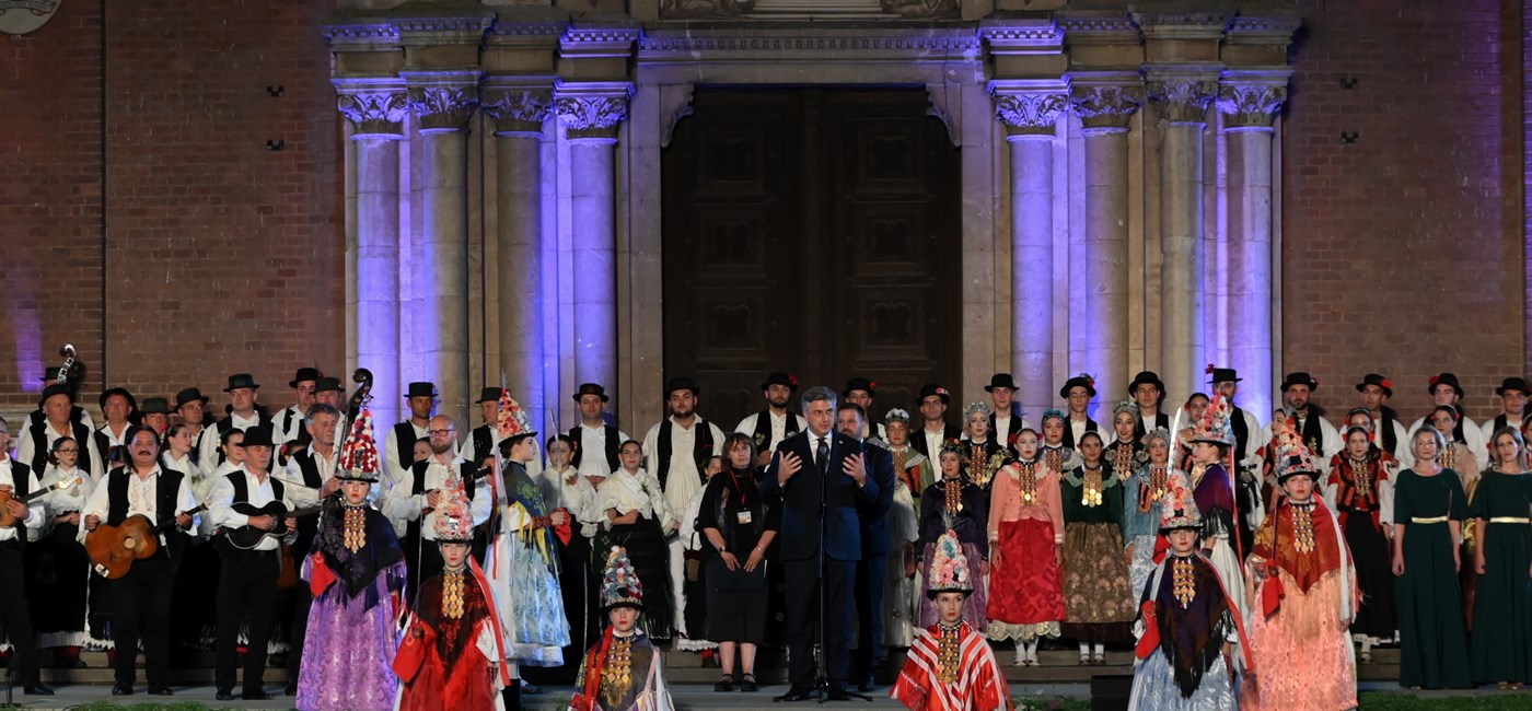 Đakovački vezovi dočaravaju bogatstvo hrvatske kulture, tradicije i identiteta